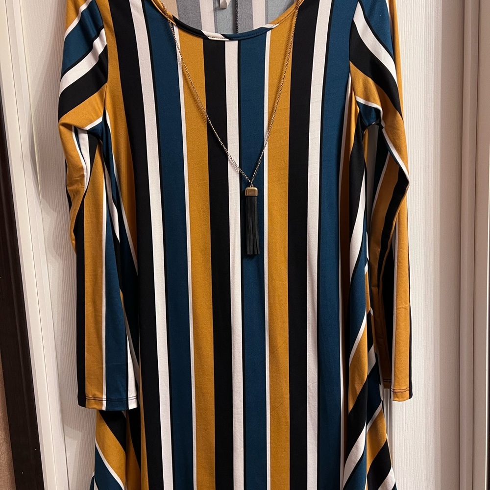 Mini Long Sleeve Dress, Size M, Discreet Brand, Color black/ white/ teal / yello